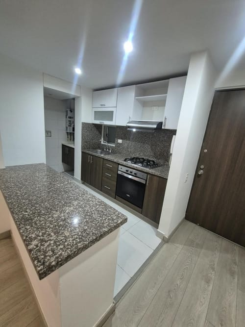 Apartamento de 3 alcobas en arriendo en Hayuelos, Bogotá, 67 m² · foto 3 de 5