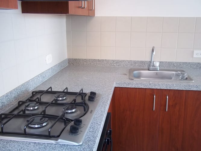 Apartamento de 3 alcobas en arriendo en Castilla, Bogotá, 80 m² · foto 5 de 23