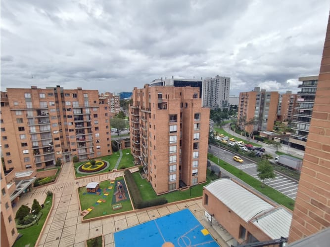 Apartamento de 3 alcobas en venta en Ciudad Salitre Oriental, Bogotá, 138 m² · foto 1 de 24