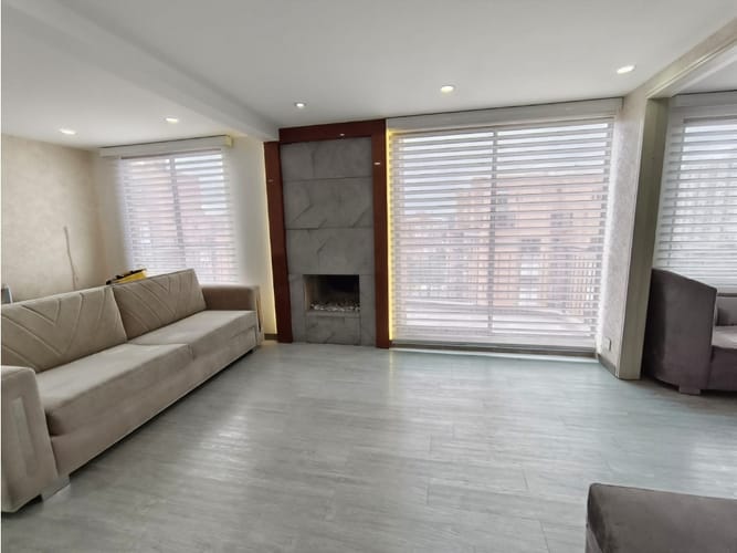 Apartamento de 3 alcobas en venta en Ciudad Salitre Oriental, Bogotá, 138 m² · foto 2 de 24