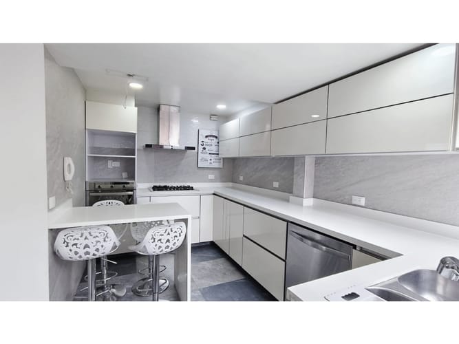 Apartamento de 3 alcobas en venta en Ciudad Salitre Oriental, Bogotá, 138 m² · foto 11 de 24