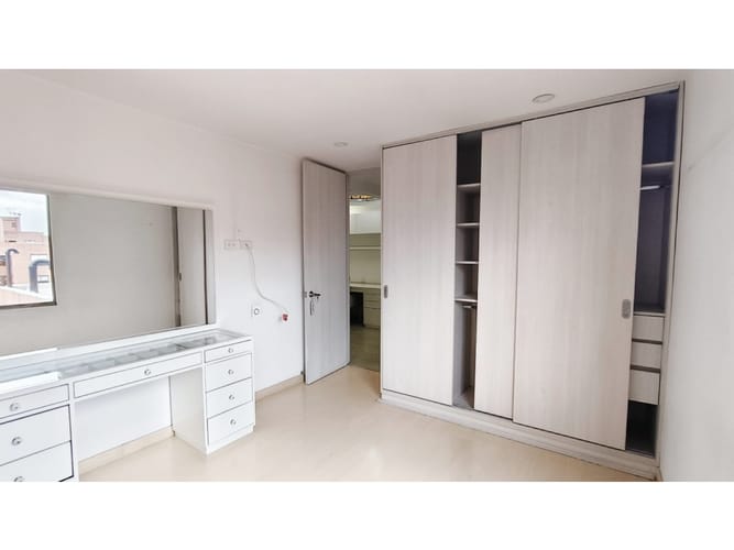 Apartamento de 3 alcobas en venta en Ciudad Salitre Oriental, Bogotá, 138 m² · foto 22 de 24