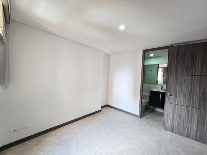 Apartamento de 2 alcobas en arriendo en Belén, Medellín, 56 m² · foto 2 de 18