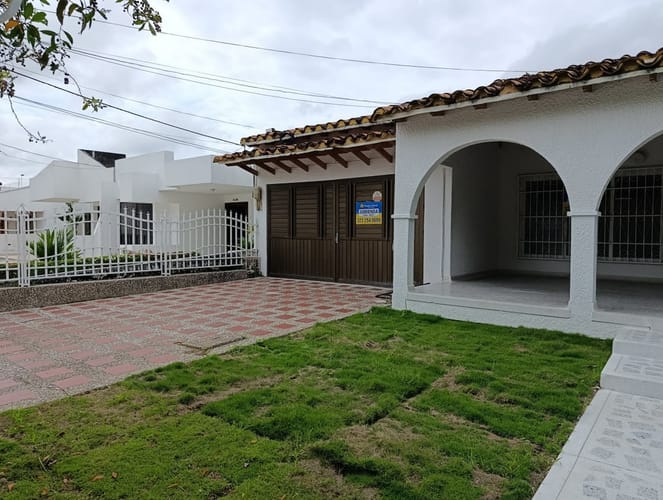 Casa de 4 alcobas en arriendo en Costa De Oro, Montería, 600 m² · foto 2 de 12
