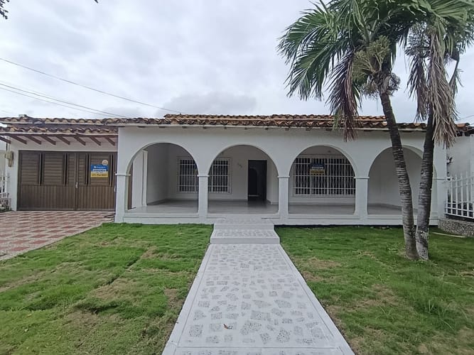 Casa de 4 alcobas en arriendo en Costa De Oro, Montería, 600 m² · foto 3 de 12