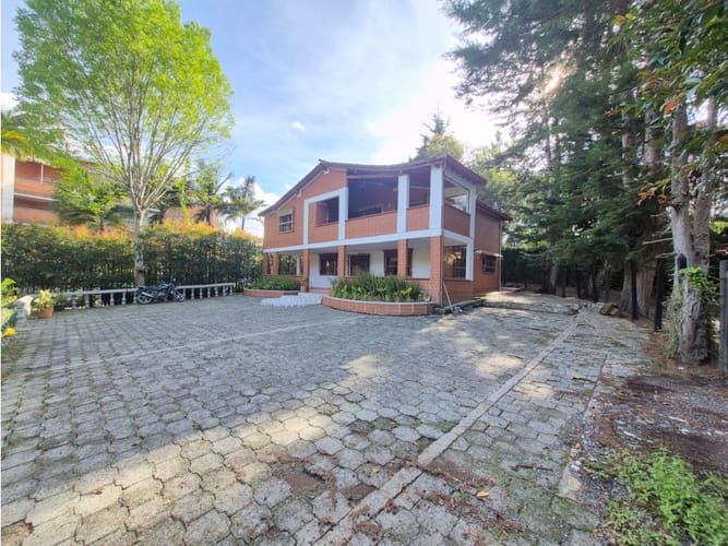 Casa de 3 alcobas en arriendo en El Retiro, 250 m² · foto 2 de 24