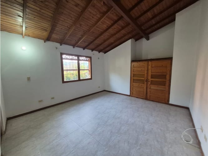 Casa de 3 alcobas en arriendo en El Retiro, 250 m² · foto 22 de 24
