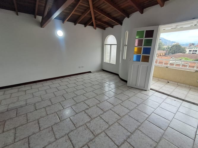 Apartamento de 2 alcobas en arriendo en Parque De Caldas, Manizales, 104 m² · foto 3 de 17
