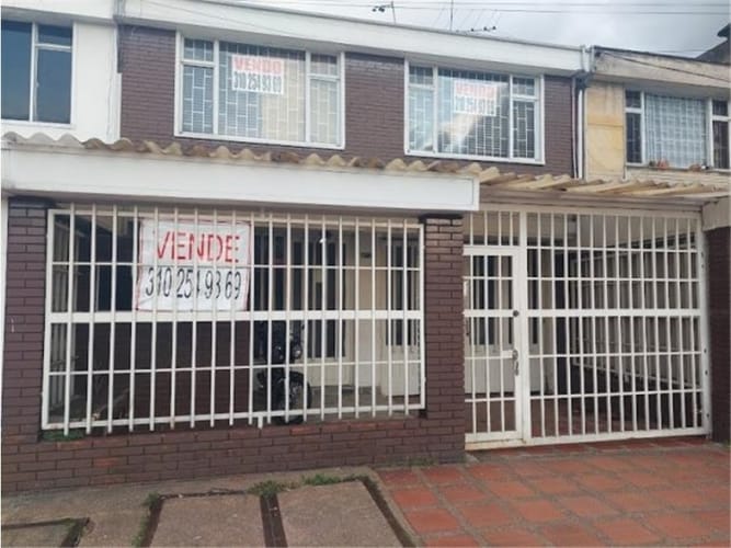Casa de 5 alcobas en venta en Popular Modelo, Bogotá, 283 m² · foto 2 de 24