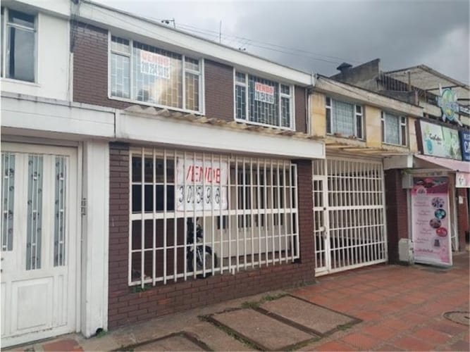 Casa de 5 alcobas en venta en Popular Modelo, Bogotá, 283 m² · foto 4 de 24