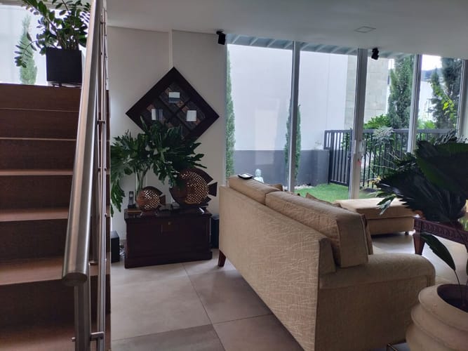 Casa de 5 alcobas en arriendo en Ciudad Jardin, Cali, 424 m² · foto 17 de 24