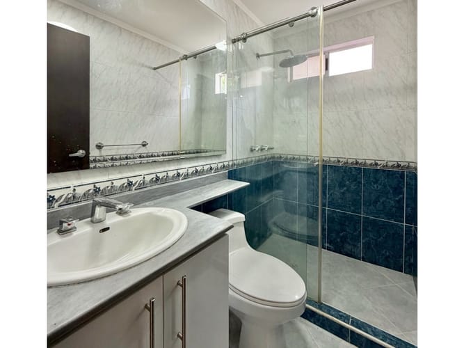 Casa de 3 alcobas en arriendo en Ciudad Jardin, Cali, 230 m² · foto 17 de 24