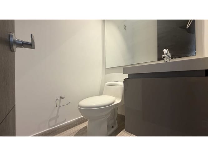 Apartamento de 3 alcobas en venta en Ciudad Salitre Occidental, Bogotá, 158 m² · foto 10 de 24