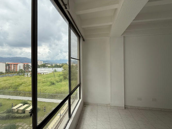 Apartamento de 3 alcobas en arriendo en El Limonar, Cali, 68 m² · foto 2 de 24