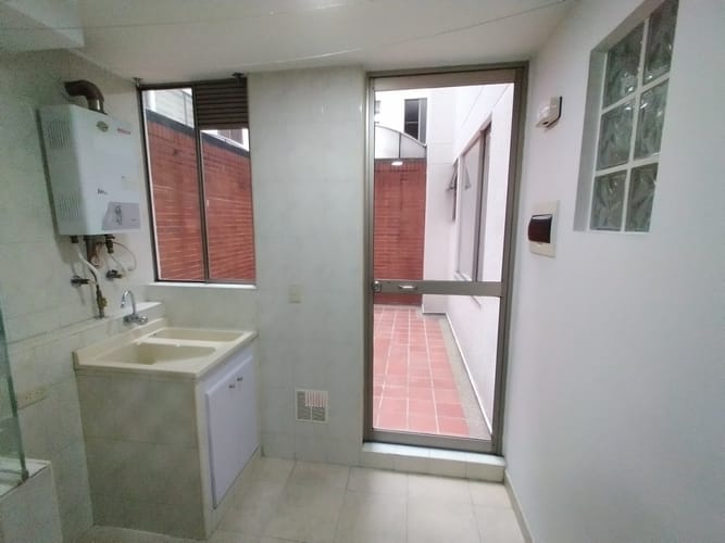Apartamento de 3 alcobas en arriendo en Ciudad Salitre, Bogotá, 76 m² · foto 7 de 20