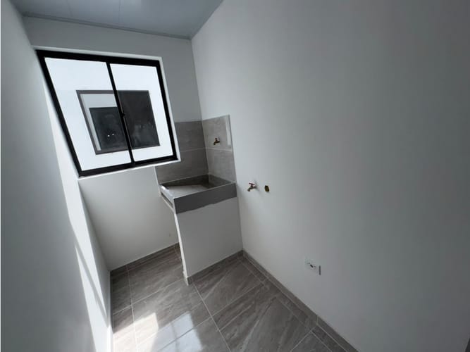 Apartamento de 3 alcobas en arriendo en Cabecera San Antonio De Prado, Medellín, 60 m² · foto 2 de 10
