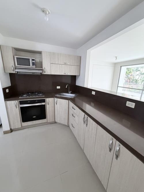 Apartamento de 3 alcobas en arriendo en La Flora, Cali, 82 m² · foto 11 de 21