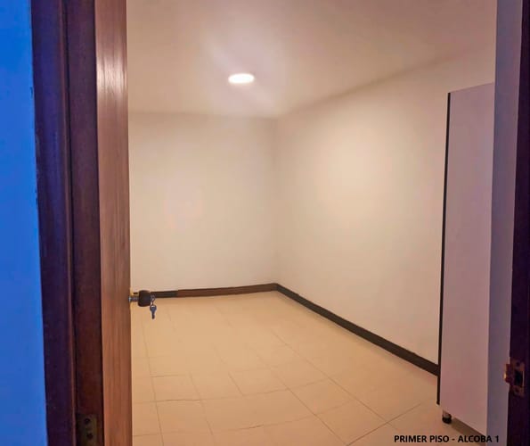 Casa de 6 alcobas en venta en Las Mercedes, Medellín, 140 m² · foto 6 de 20