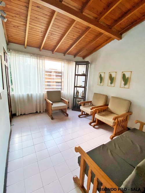 Casa de 6 alcobas en venta en Las Mercedes, Medellín, 140 m² · foto 13 de 20