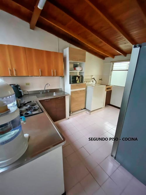 Casa de 6 alcobas en venta en Las Mercedes, Medellín, 140 m² · foto 17 de 20