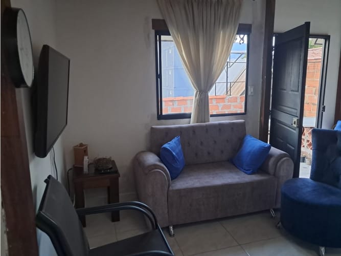 Apartamento de 2 alcobas en venta en Cabañas, Bello, 60 m² · foto 2 de 13