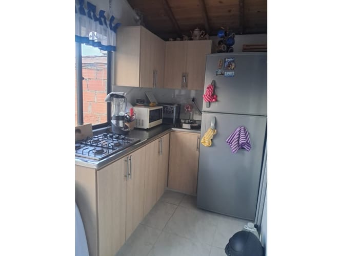 Apartamento de 2 alcobas en venta en Cabañas, Bello, 60 m² · foto 5 de 13