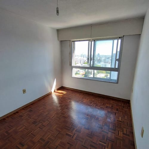 Un dorm piso diez con vestidor en excelente estado sobre 26 de Marzo · Foto 7