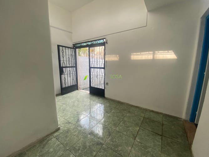 Oficina Sosa Prado - Dalmiro Costa y Resistencia apto por corredor con patio muy buena ubicacion · Foto 2