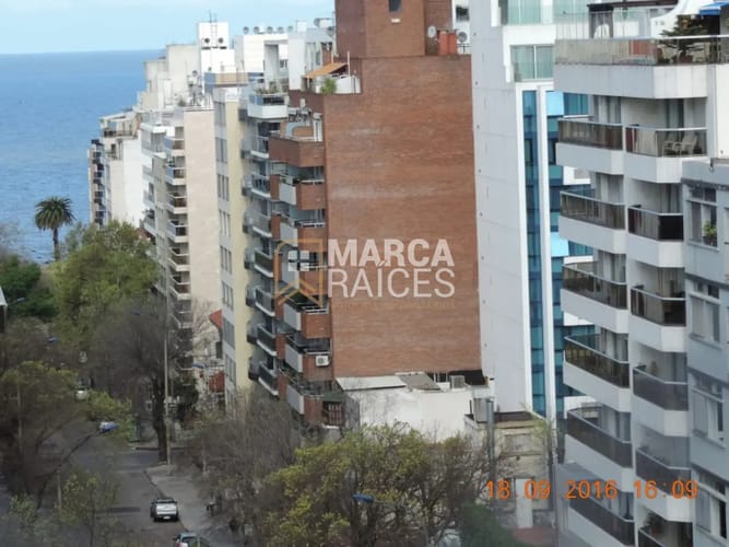 Alquiler Apartamento 2 Dormitorios, 2 Baños, 1 Garage. Montevideo Punta Carretas · Foto 1