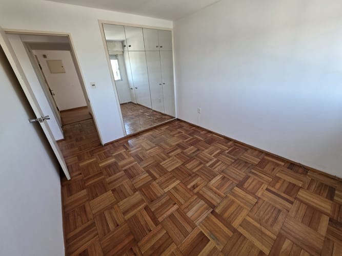 ALQUILER | Espectacular apartamento de 3 dormitorios, 2 baños y cochera · Foto 2