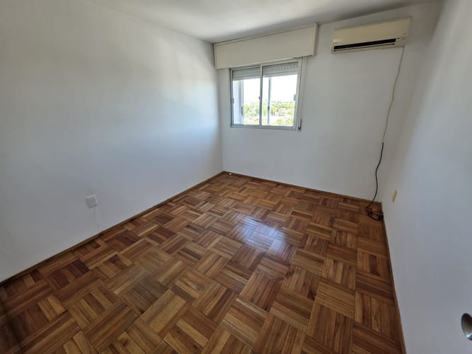 ALQUILER | Espectacular apartamento de 3 dormitorios, 2 baños y cochera · Foto 4