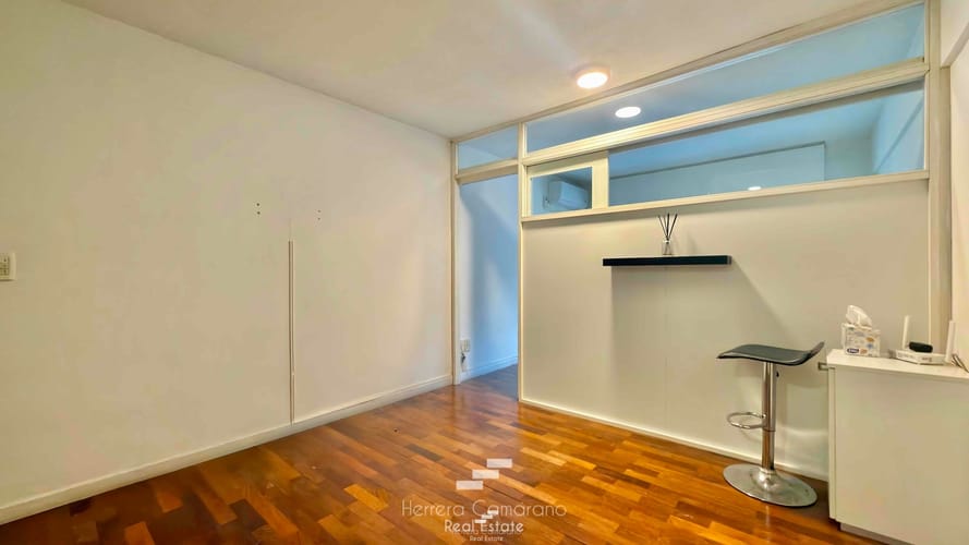 Apartamento en alquiler c/ cochera en Parque Rodó · Foto 3