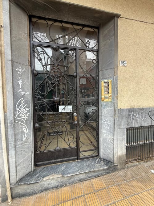 Exclusivo y Luminoso Departamento con Amplia Terraza y Acogedor Hogar: Una Oportunidad Única. · Foto 2