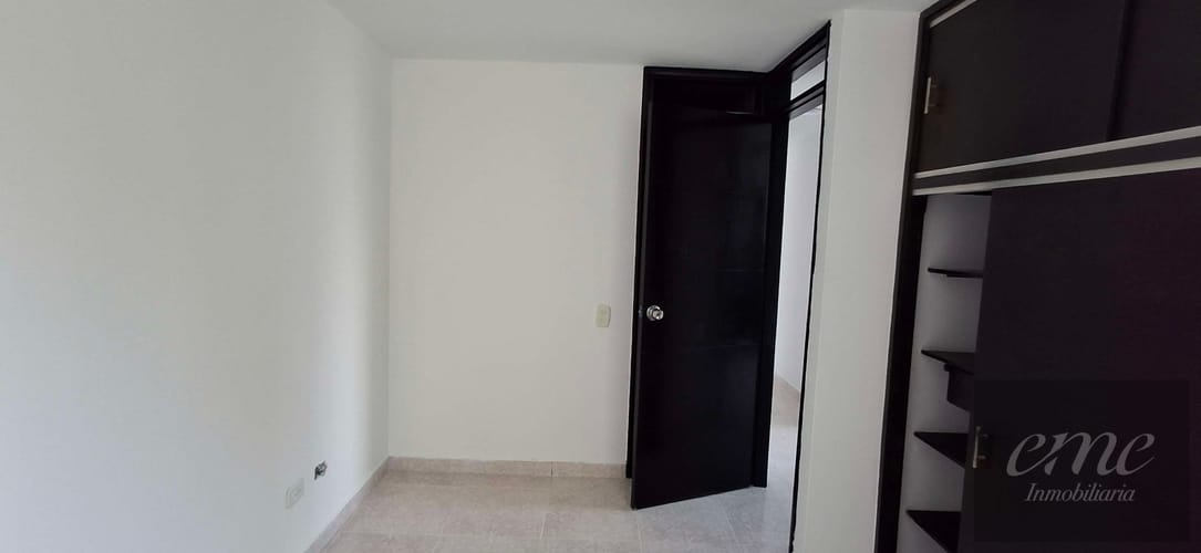 Apartamento de 3 alcobas en arriendo en La Hondonada, Medellín, 60 m² · foto 14 de 15