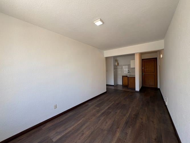 ALQUILE APARTAMENTO DE 1 DORMITORIO EN TRES CRUCES · Foto 4