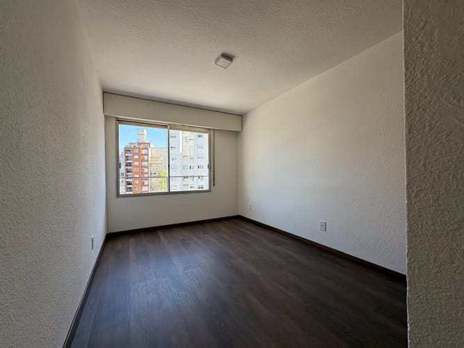 ALQUILE APARTAMENTO DE 1 DORMITORIO EN TRES CRUCES · Foto 5