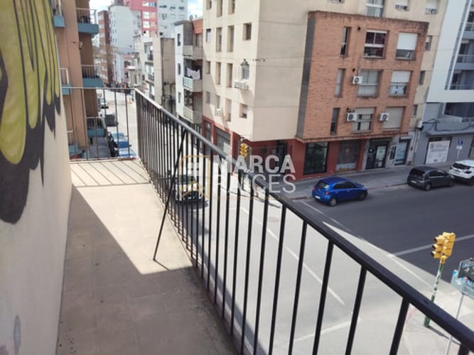 Alquiler Apartamento 2 Dormitorios con gran Balcón. Centro, Montevideo · Foto 3