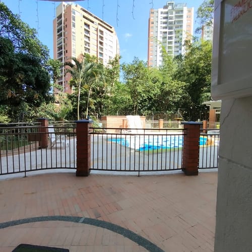 Apartamento de 2 alcobas en arriendo en El Poblado, Medellín, 62 m² · foto 2 de 16