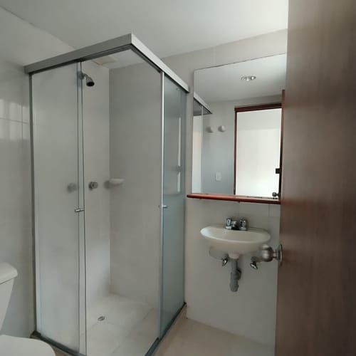 Apartamento de 2 alcobas en arriendo en El Poblado, Medellín, 62 m² · foto 3 de 16