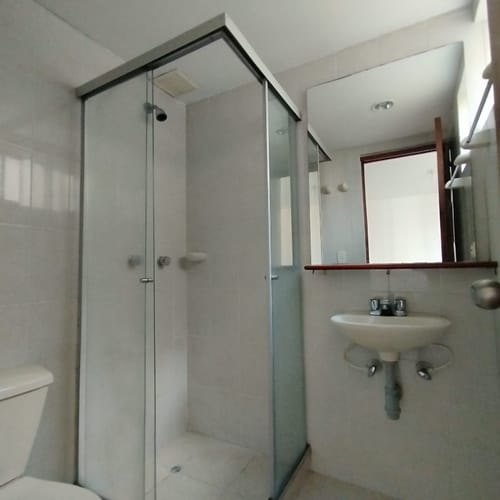 Apartamento de 2 alcobas en arriendo en El Poblado, Medellín, 62 m² · foto 4 de 16
