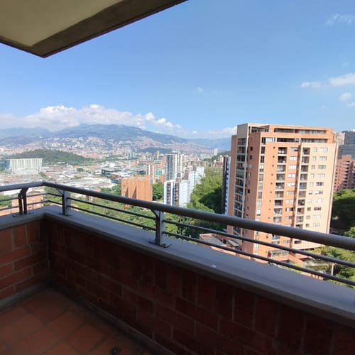 Apartamento de 2 alcobas en arriendo en El Poblado, Medellín, 62 m² · foto 13 de 16