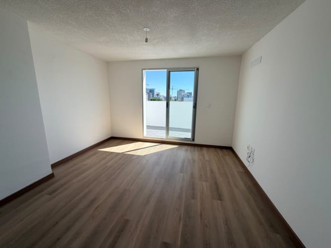 ALQUILER APARTAMENTO DE 3 DORMITORIOS A ESTRENAR EN TRES CRUCES PISO 10 AL FRENTE CON AMPLIA TERRAZA · Foto 3