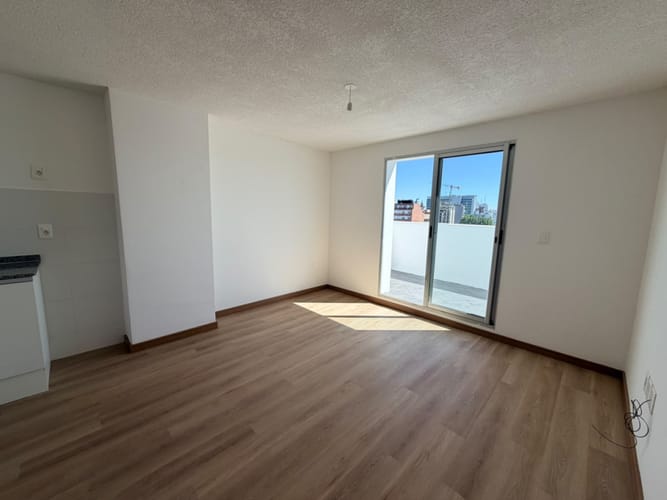 ALQUILER APARTAMENTO DE 3 DORMITORIOS A ESTRENAR EN TRES CRUCES PISO 10 AL FRENTE CON AMPLIA TERRAZA · Foto 4
