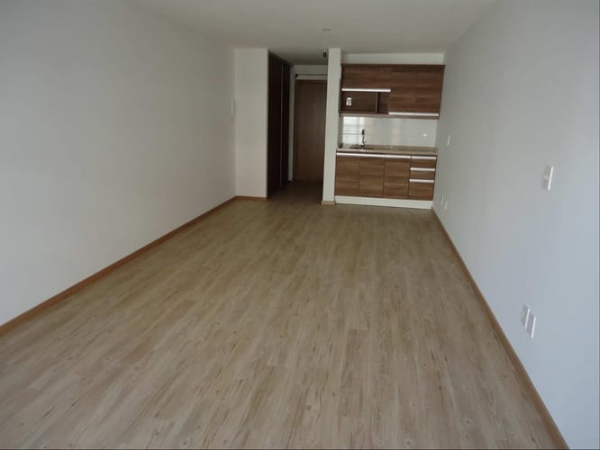 Apartamento Pocitos , Monoambiente amplio al frente c/ terraza Ofic. o Vivienda · Foto 5