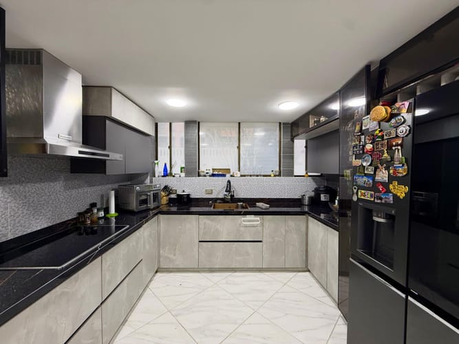 Casa de 3 alcobas en venta en El Poblado, Medellín, 320 m² · foto 4 de 24