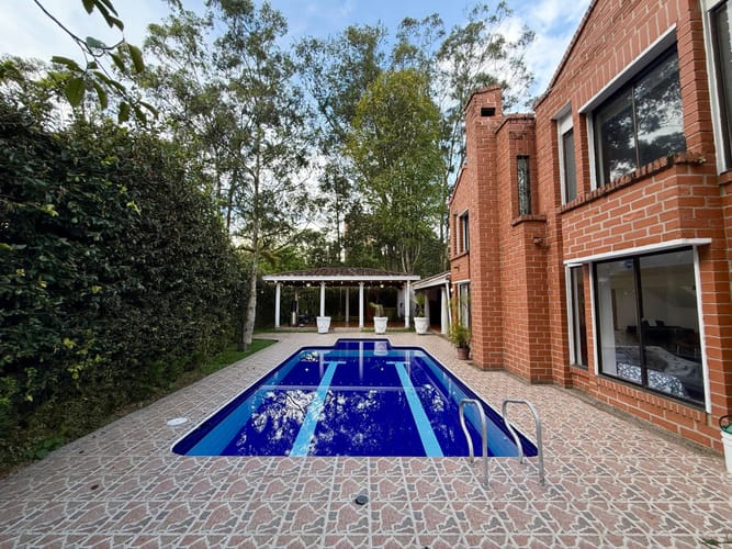 Casa de 3 alcobas en venta en El Poblado, Medellín, 320 m² · foto 18 de 24
