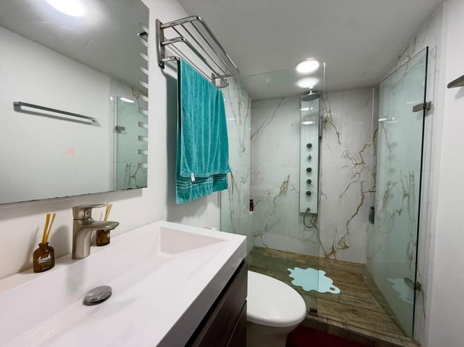 Casa de 3 alcobas en venta en El Poblado, Medellín, 320 m² · foto 20 de 24
