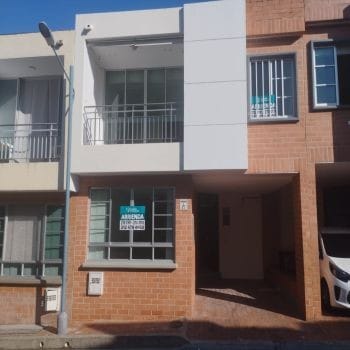 Casa de 3 alcobas en arriendo en Picaleña Y Mirolindo, Ibagué, 210 m² · foto 2 de 21
