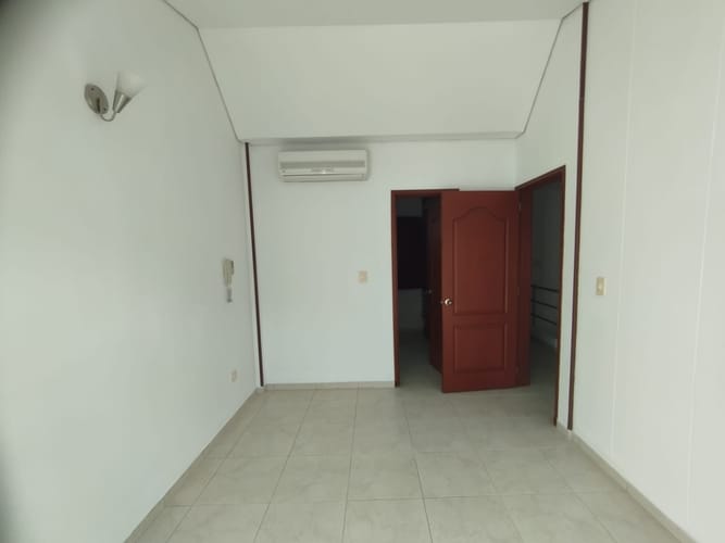 Casa de 3 alcobas en arriendo en Picaleña Y Mirolindo, Ibagué, 210 m² · foto 5 de 21
