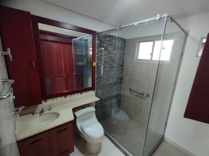 Casa de 3 alcobas en arriendo en Picaleña Y Mirolindo, Ibagué, 210 m² · foto 8 de 21